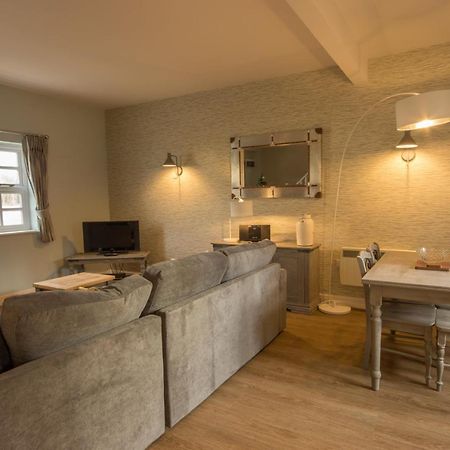 Eyam Cottage - Darwin Lake Holiday Village Μάτλοκ Εξωτερικό φωτογραφία