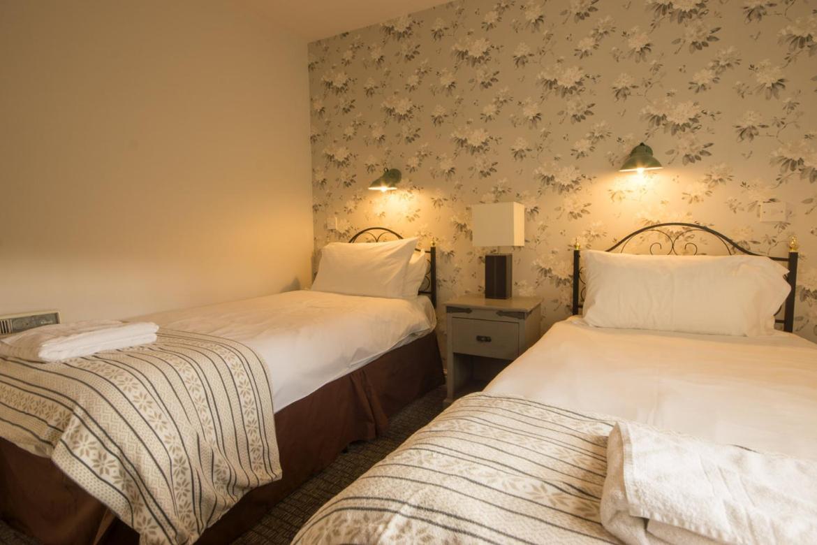 Eyam Cottage - Darwin Lake Holiday Village Μάτλοκ Εξωτερικό φωτογραφία