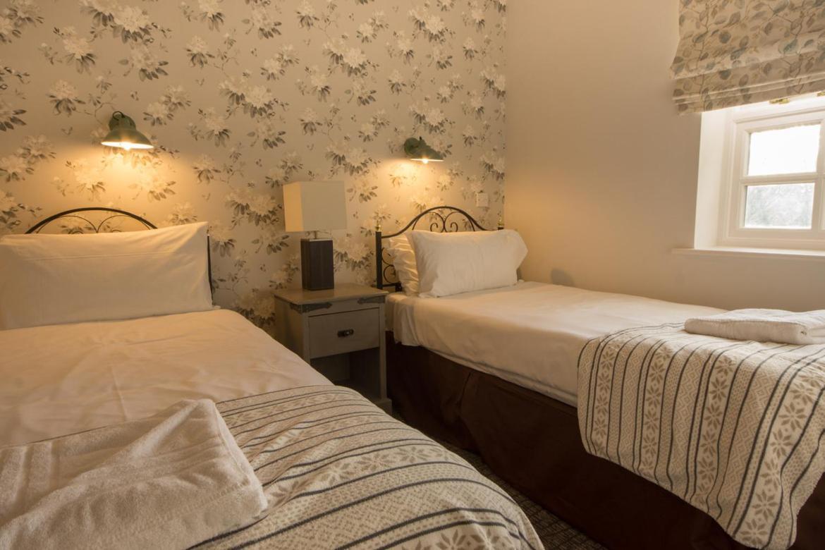 Eyam Cottage - Darwin Lake Holiday Village Μάτλοκ Εξωτερικό φωτογραφία